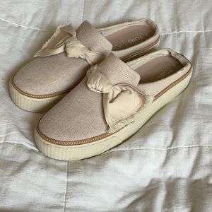 Ladies TOMS slip ons